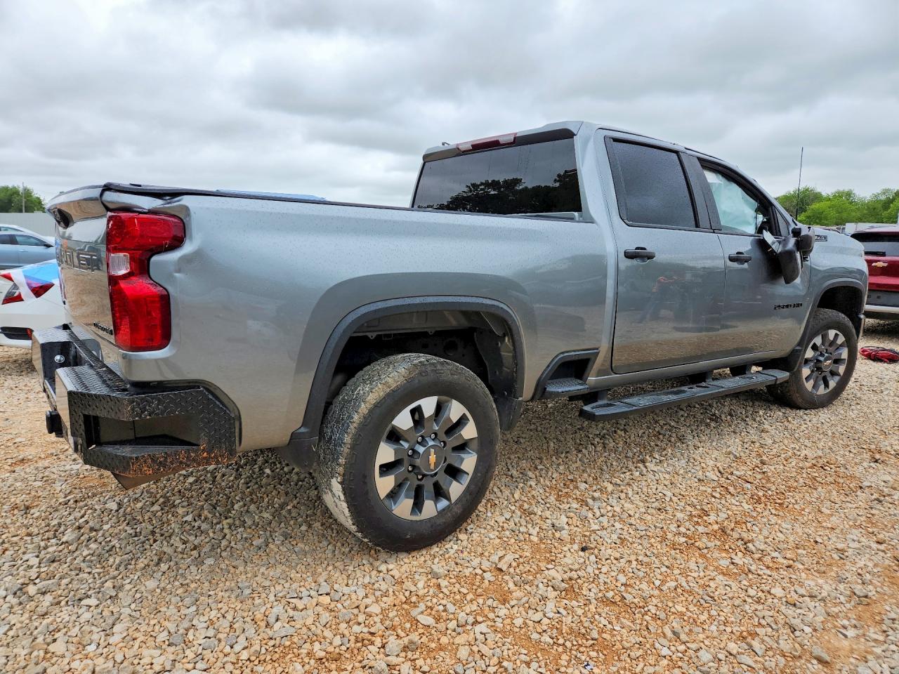 2024 CHEVROLET SILVERADO K2500 CUSTOM photo 5