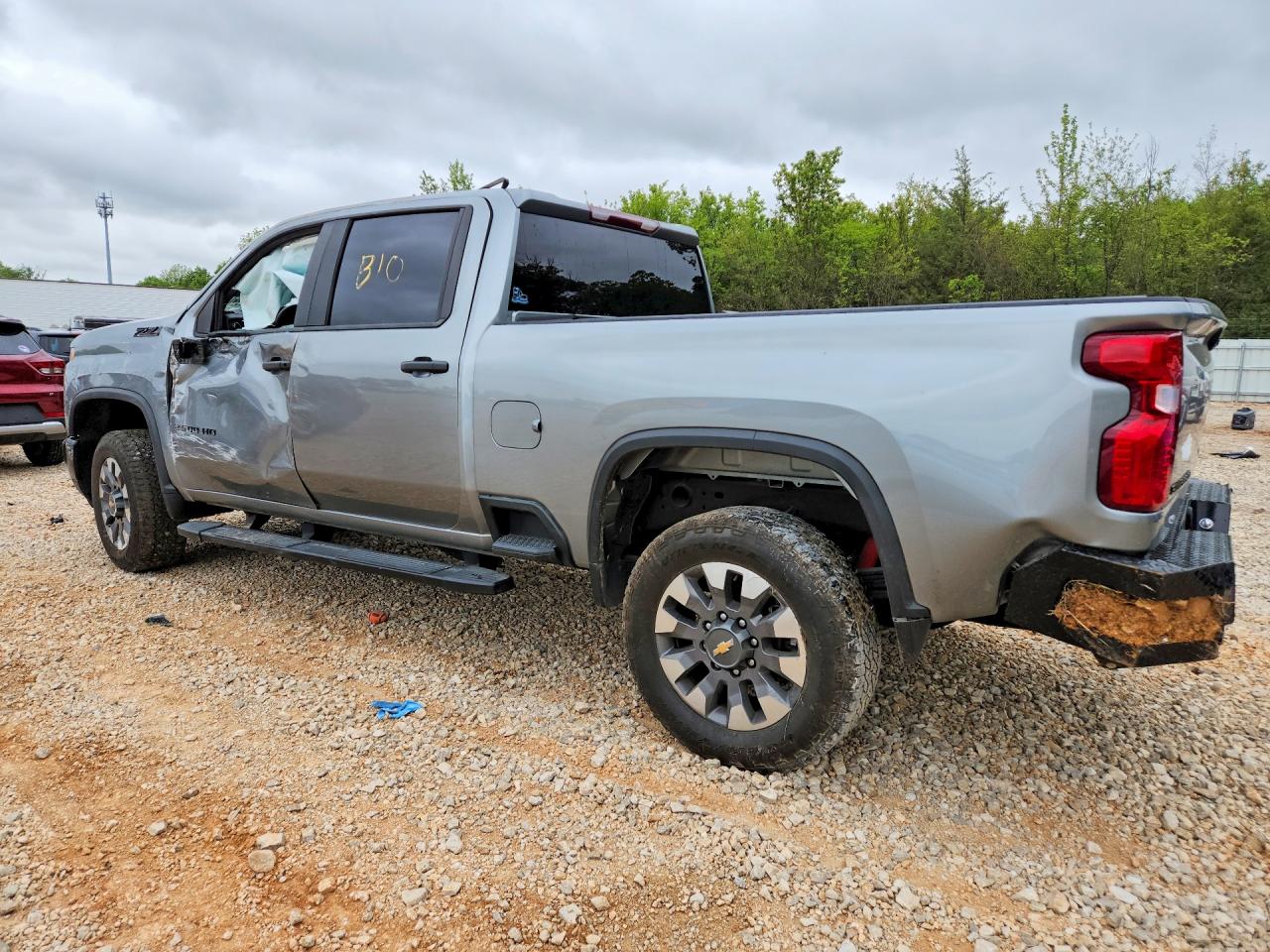 2024 CHEVROLET SILVERADO K2500 CUSTOM photo 3