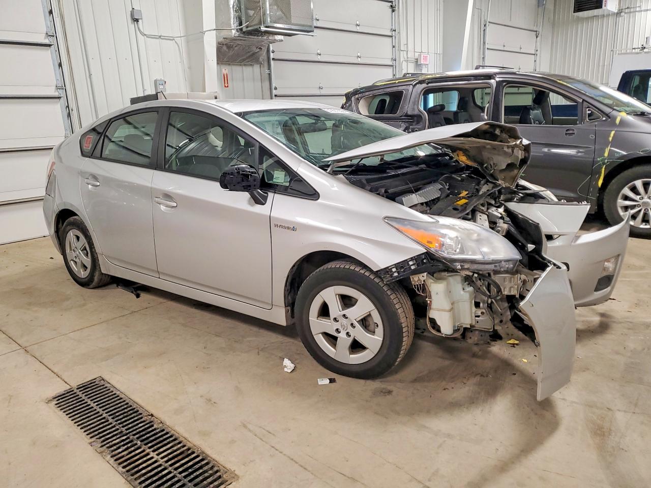2010 TOYOTA PRIUS II photo 4
