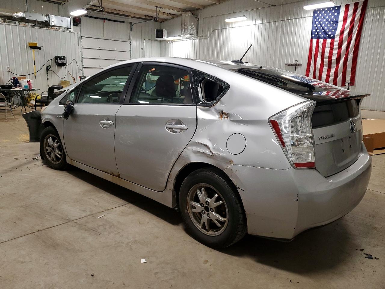 2010 TOYOTA PRIUS II photo 2