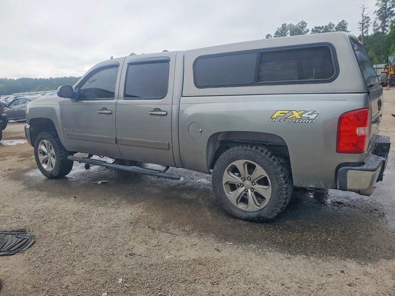 2007 CHEVROLET SILVERADO K1500 CREW CAB photo 2