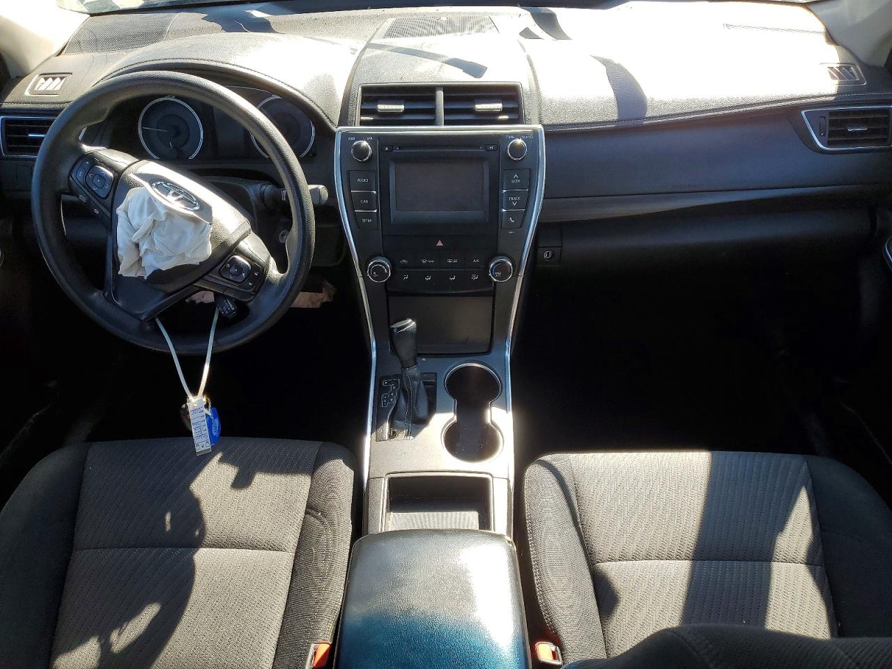 2017 TOYOTA CAMRY LE photo 22