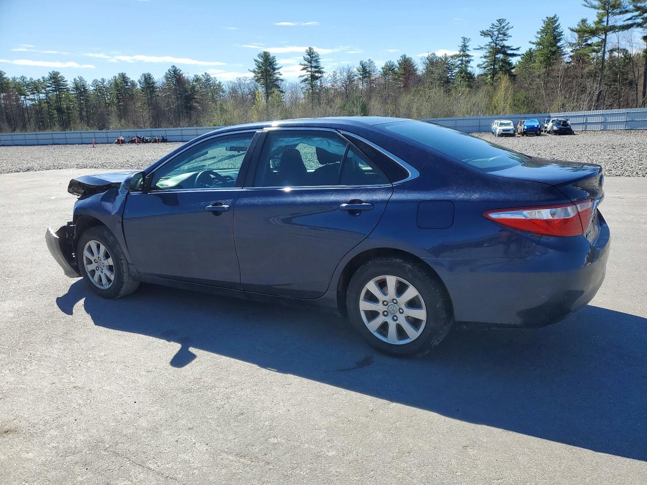 2017 TOYOTA CAMRY LE photo 4
