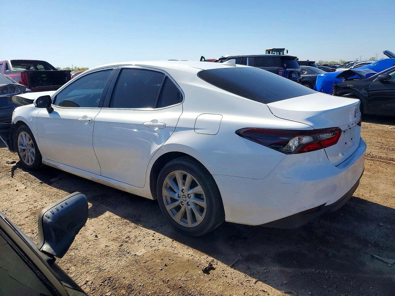 2023 TOYOTA CAMRY photo 4