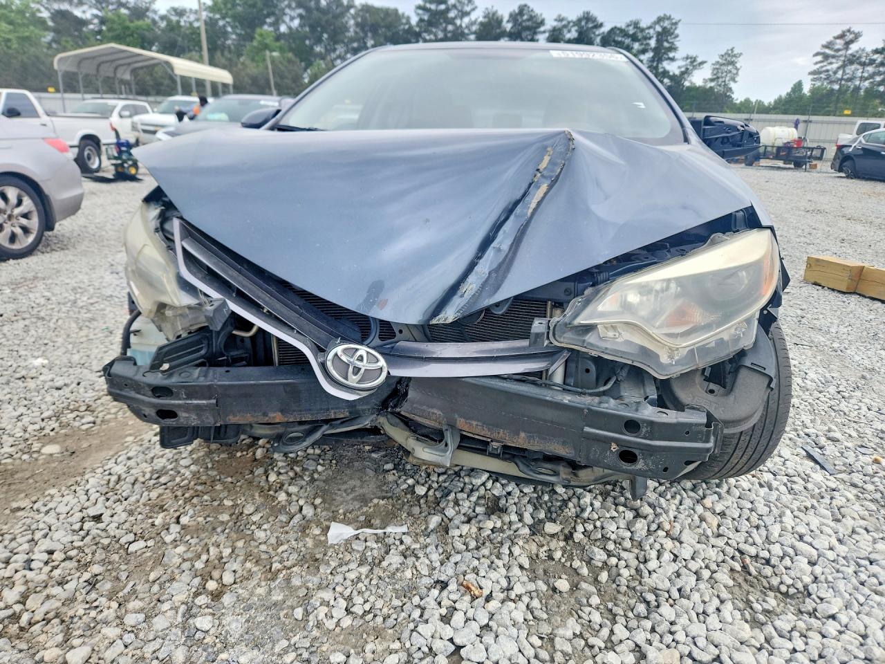 2015 TOYOTA COROLLA LE photo 9