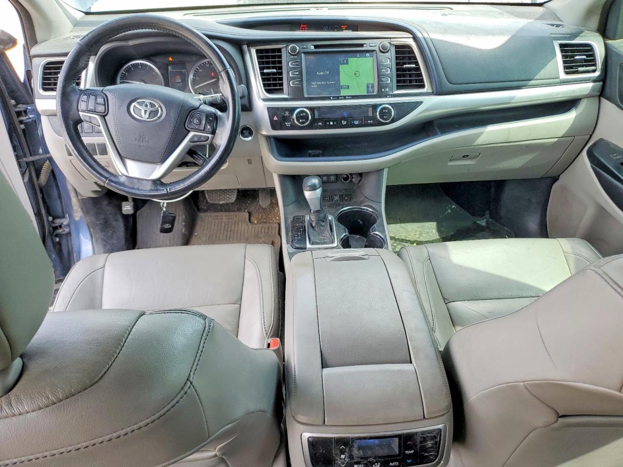 2017 TOYOTA HIGHLANDER XLE photo 8