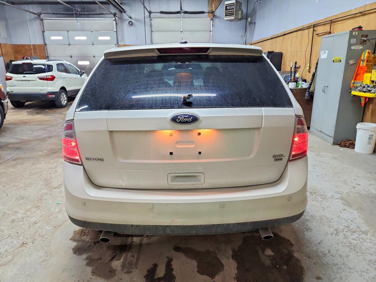 2010 FORD EDGE SEL photo 16
