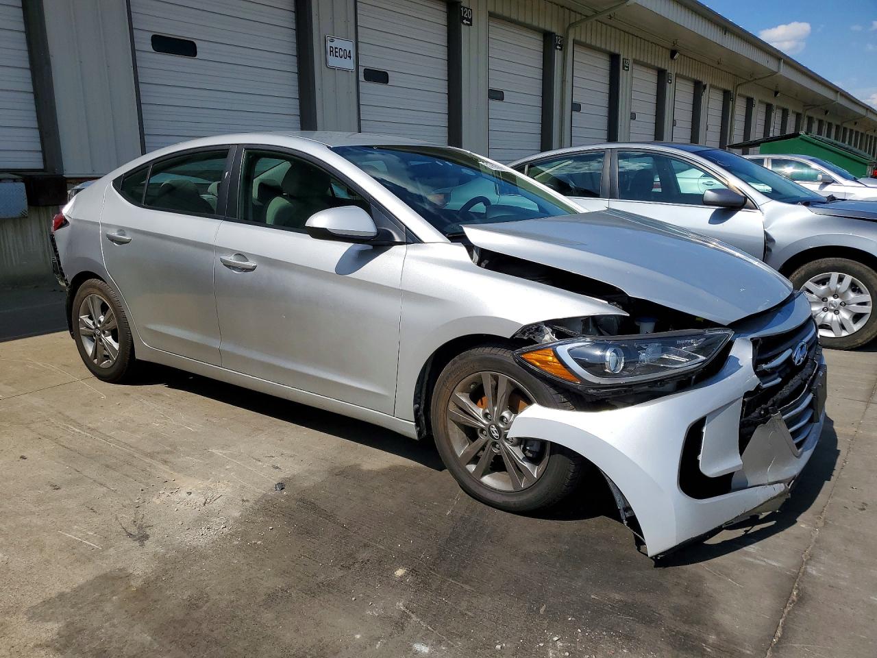 2017 HYUNDAI ELANTRA SE photo 4