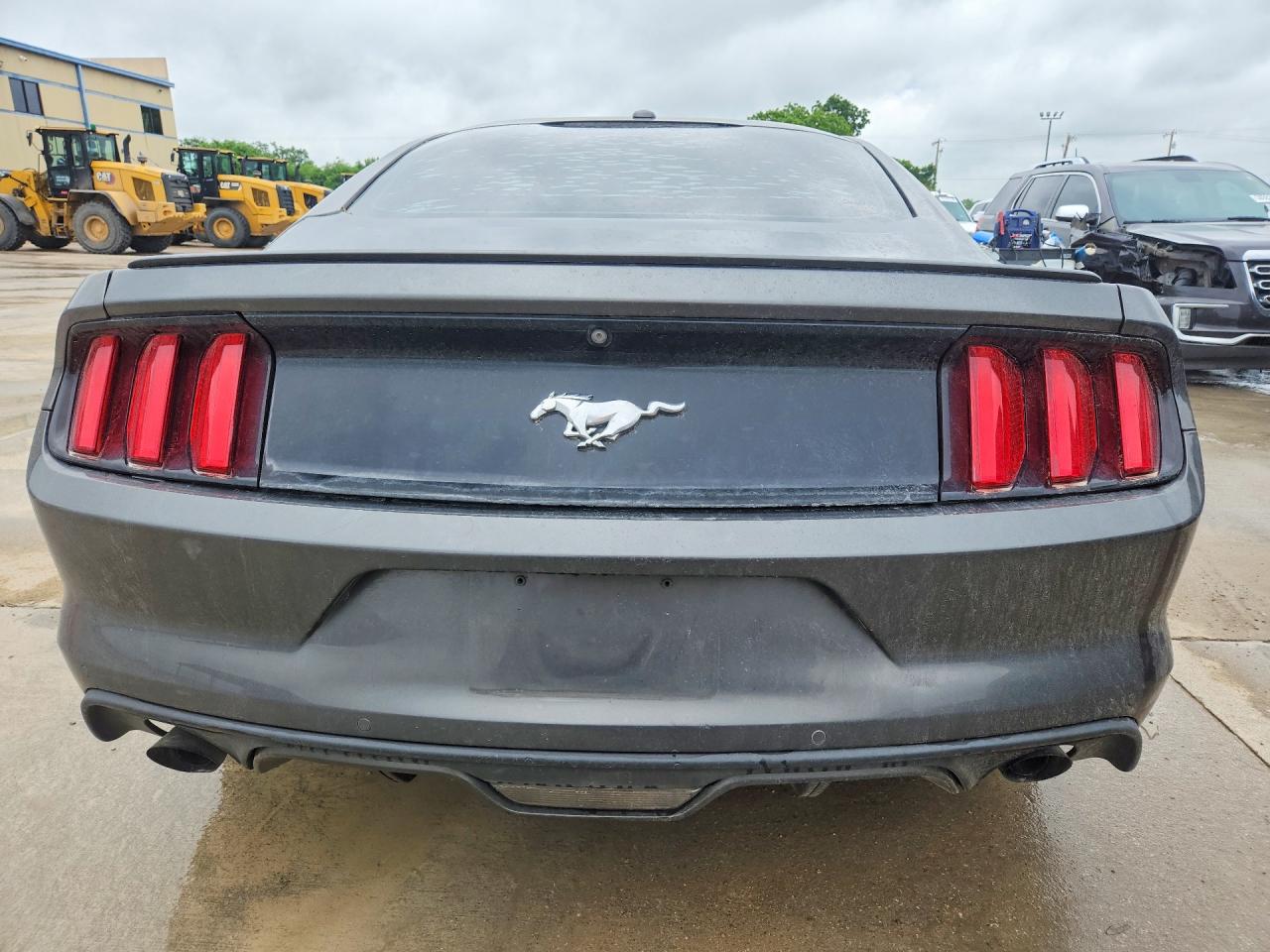 2015 FORD MUSTANG photo 11