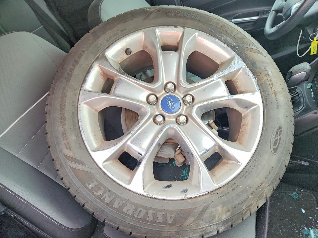 2015 FORD ESCAPE SE photo 25