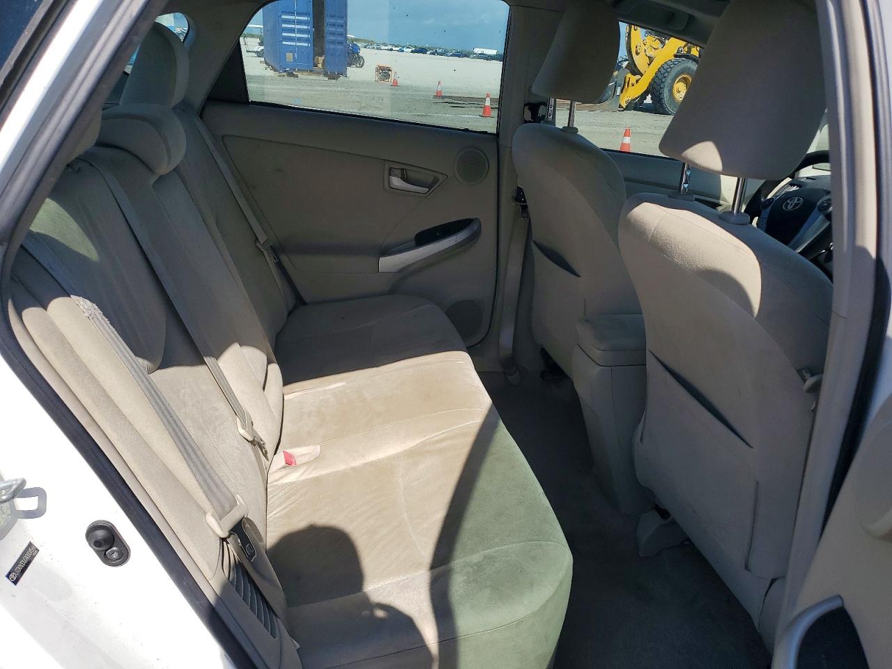 2010 TOYOTA PRIUS III photo 28