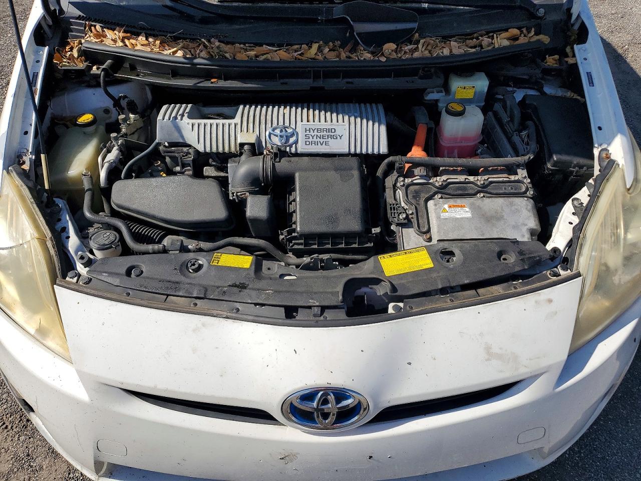 2010 TOYOTA PRIUS III photo 31