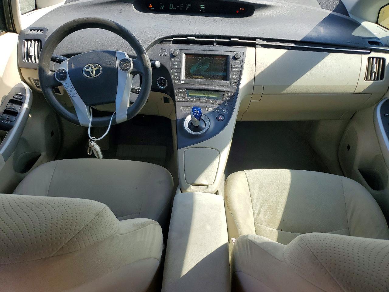 2010 TOYOTA PRIUS III photo 22