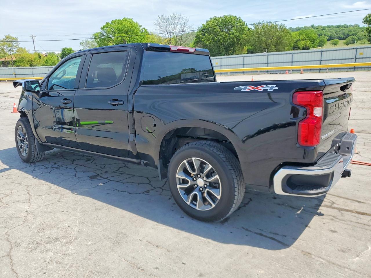 2024 CHEVROLET SILVERADO K1500 LT-L photo 4
