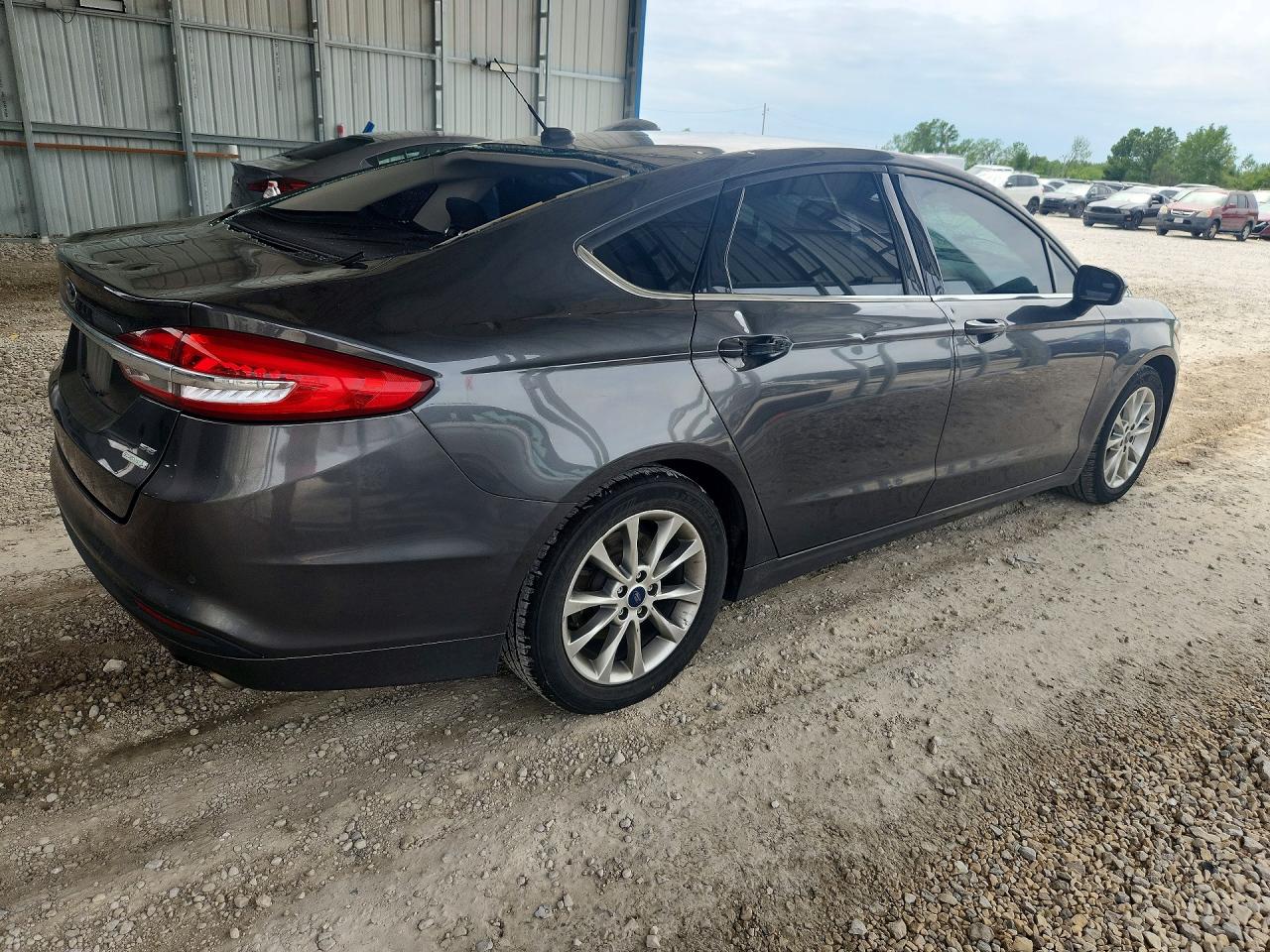 2017 FORD FUSION SE photo 5