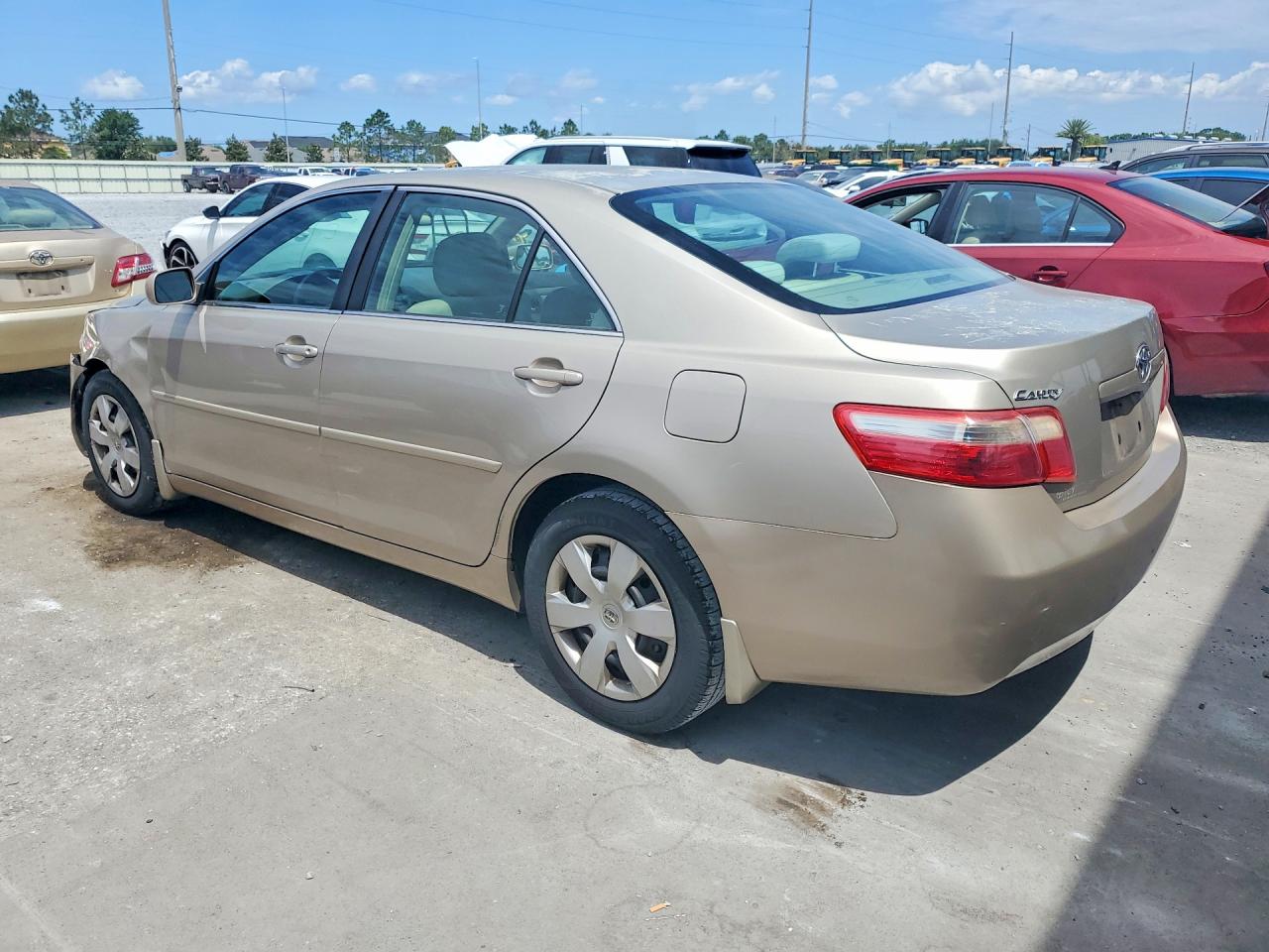 2008 TOYOTA CAMRY LE photo 4