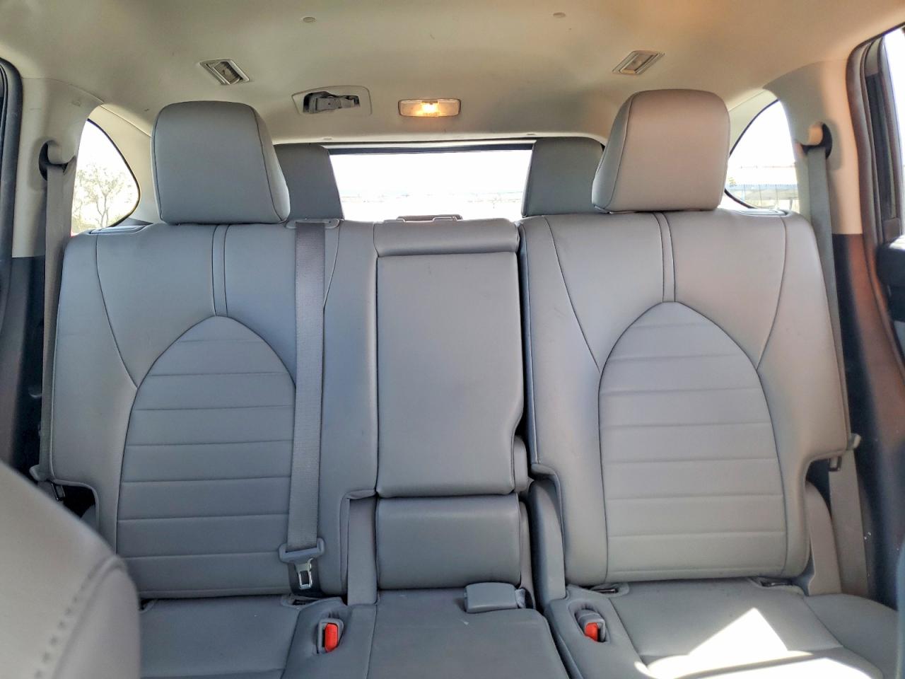 2023 TOYOTA HIGHLANDER XLE photo 19