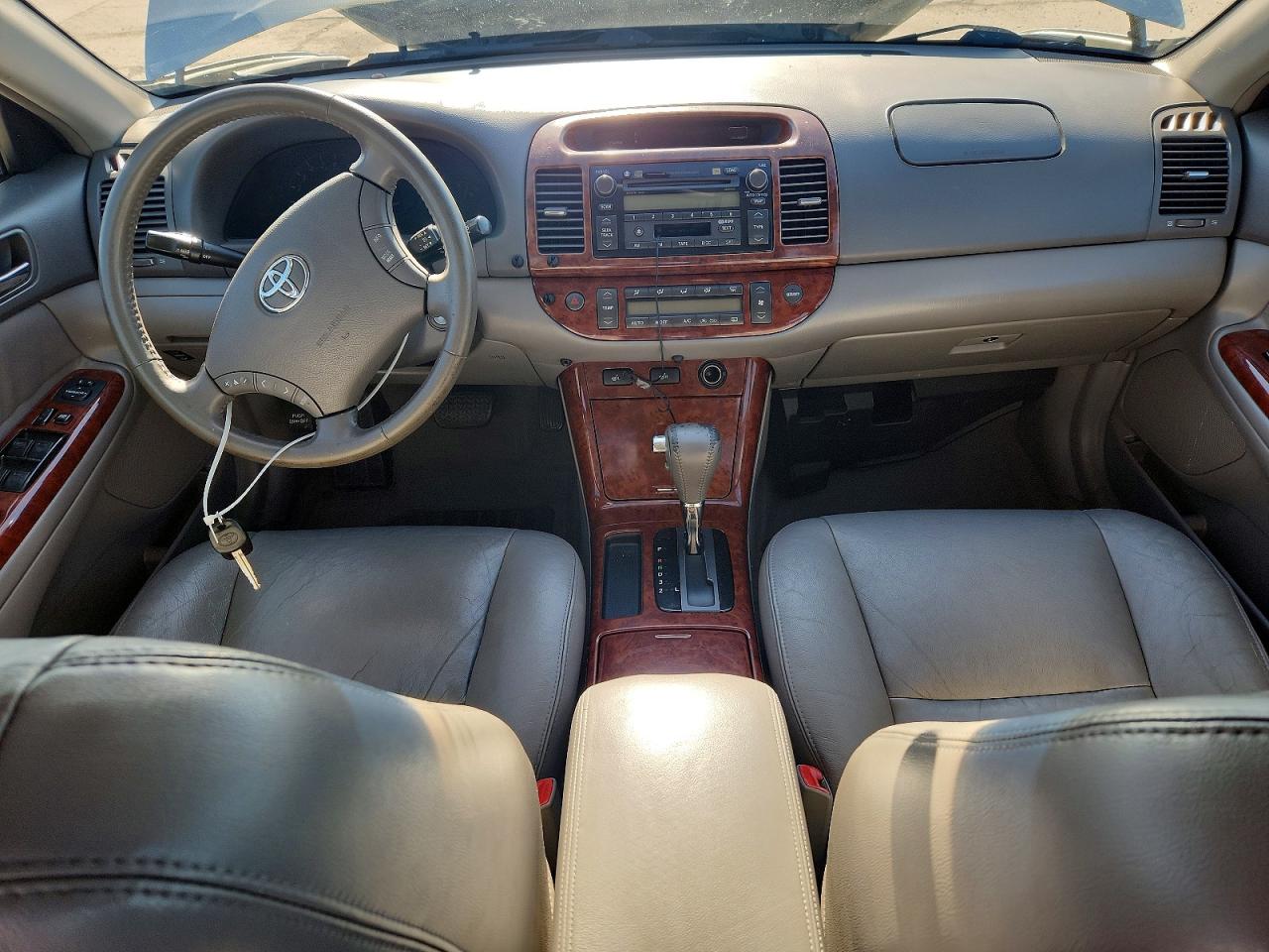 2005 TOYOTA CAMRY XLE photo 15