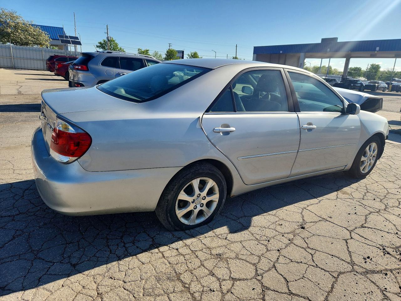2005 TOYOTA CAMRY XLE photo 5