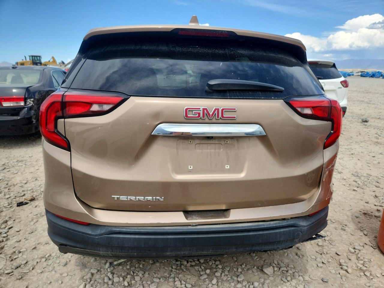 2018 GMC TERRAIN SLE photo 11