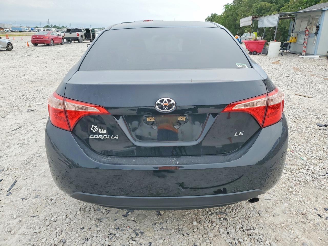 2018 TOYOTA COROLLA LE photo 11
