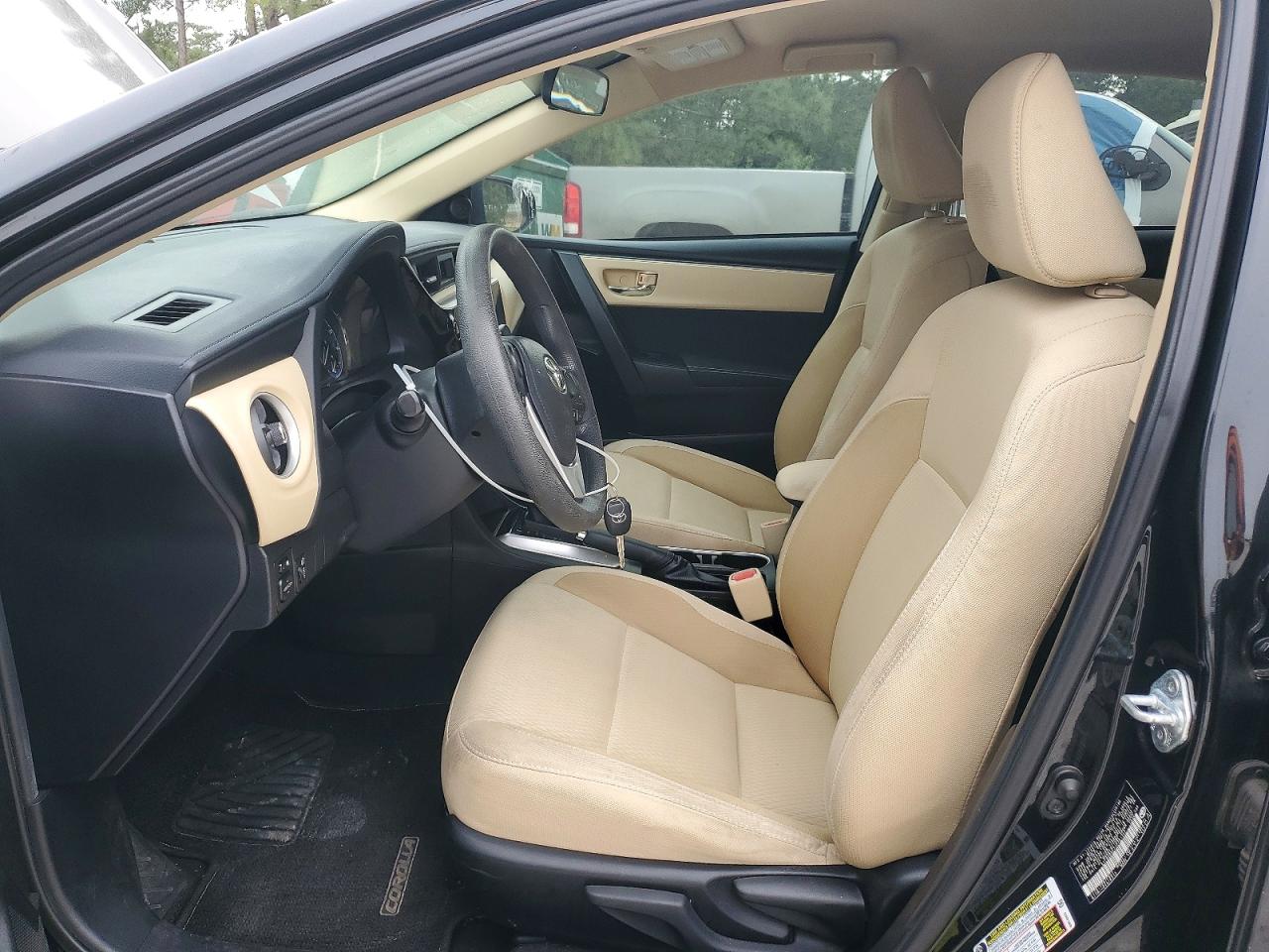 2018 TOYOTA COROLLA LE photo 13