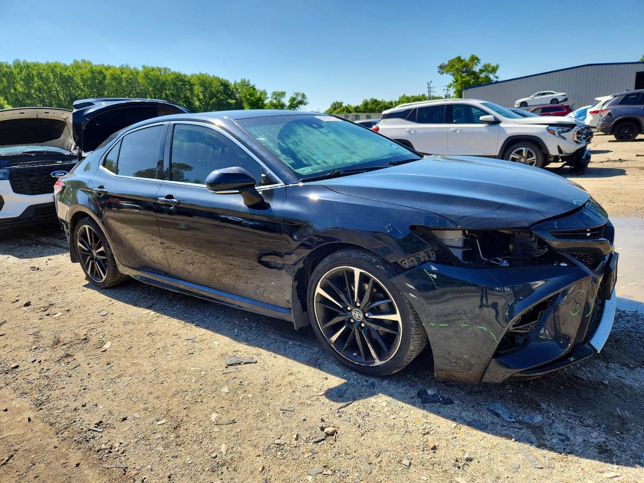2019 TOYOTA CAMRY XSE photo 4