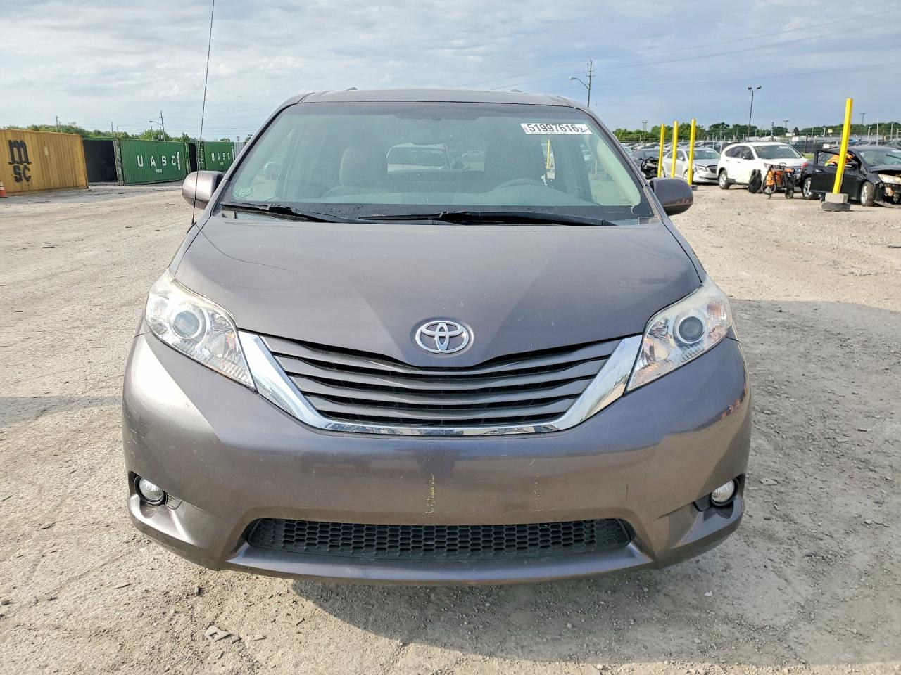 2014 TOYOTA SIENNA XLE 8-PASSENGER photo 9