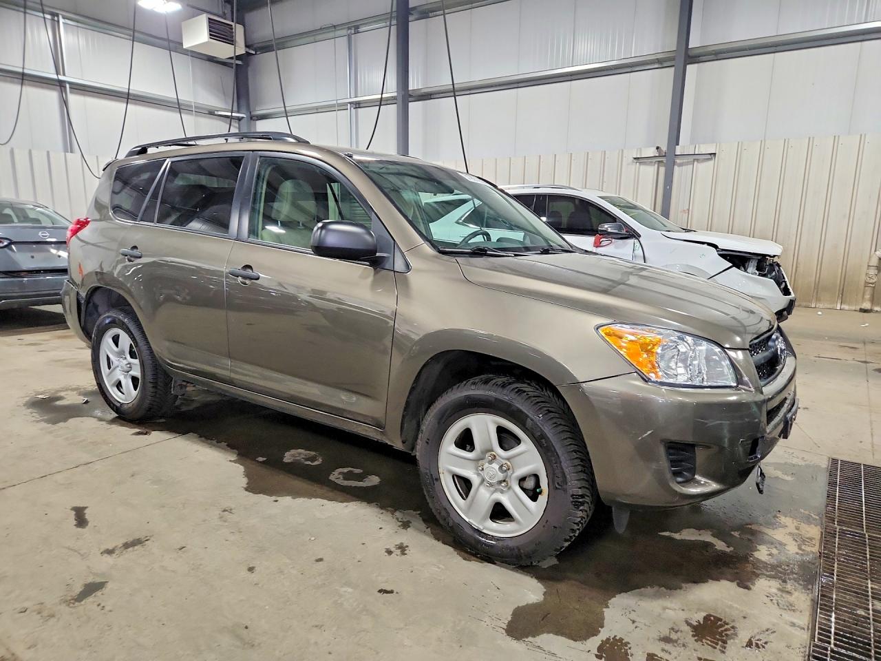 2011 TOYOTA RAV4 BASE photo 4