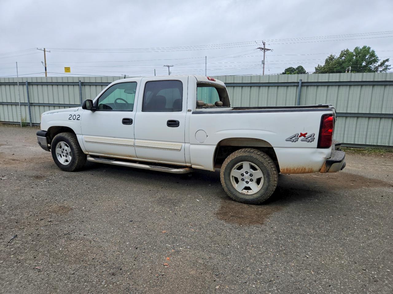 2004 CHEVROLET SILVERADO K1500 photo 3
