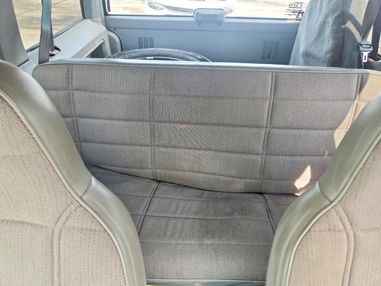 1996 JEEP CHEROKEE SPORT photo 28