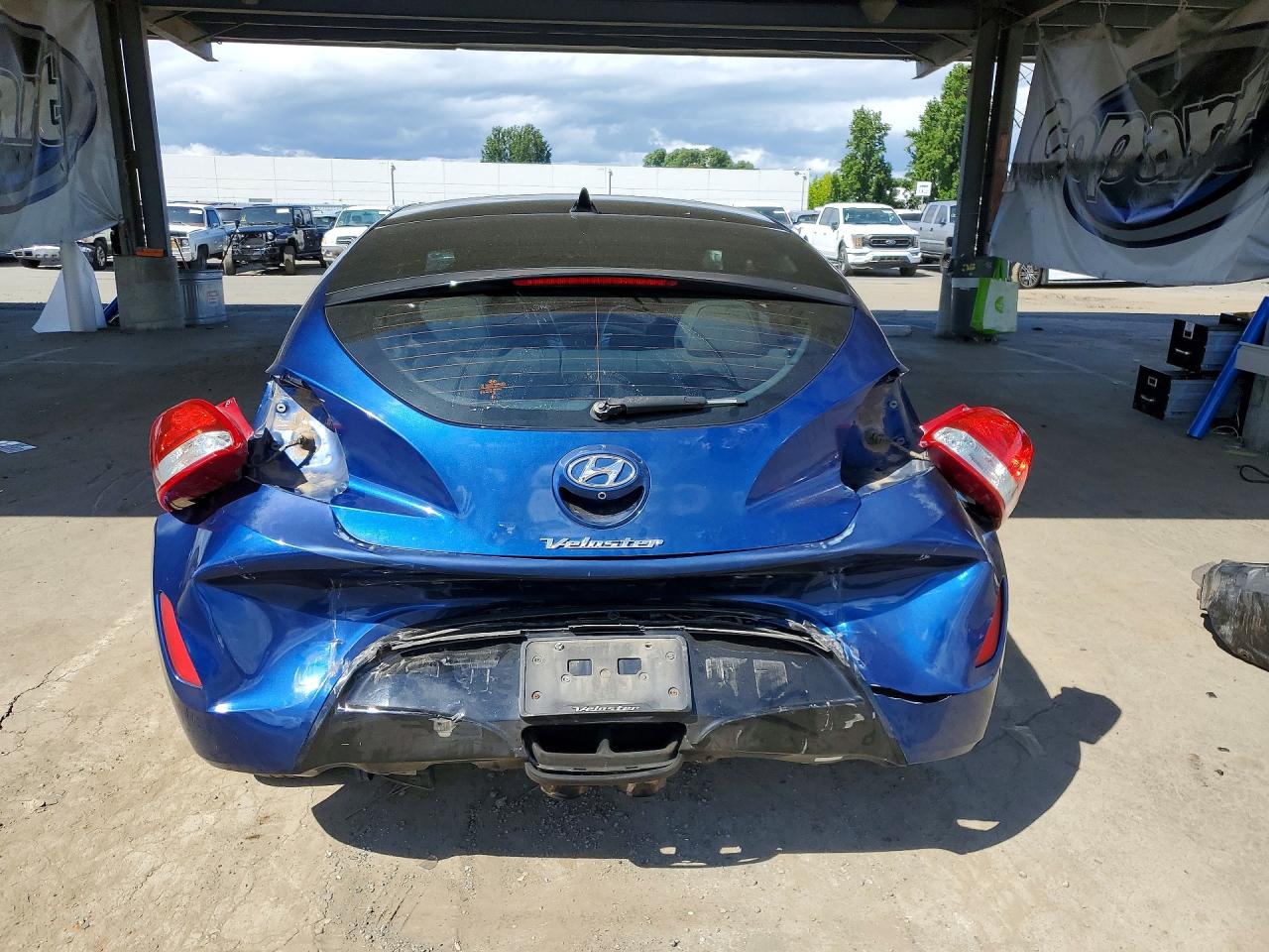 2017 HYUNDAI VELOSTER VALUE EDITION photo 11