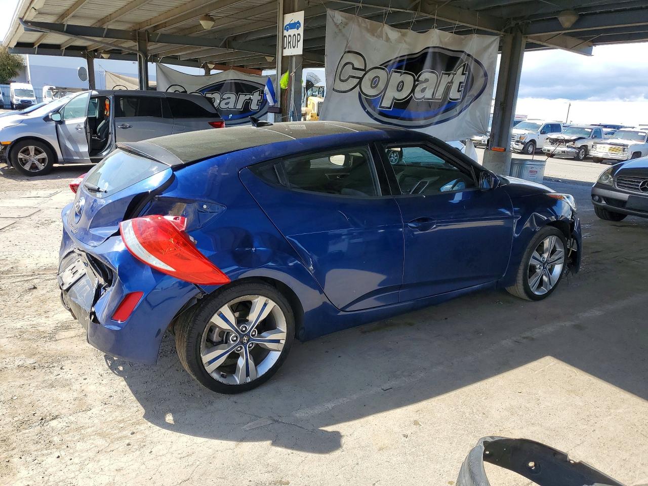 2017 HYUNDAI VELOSTER VALUE EDITION photo 5