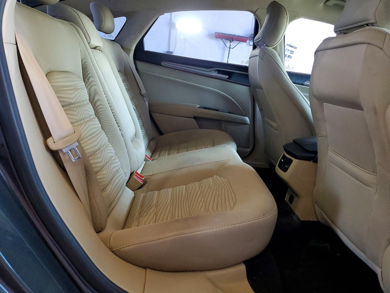 2016 FORD FUSION SE photo 19