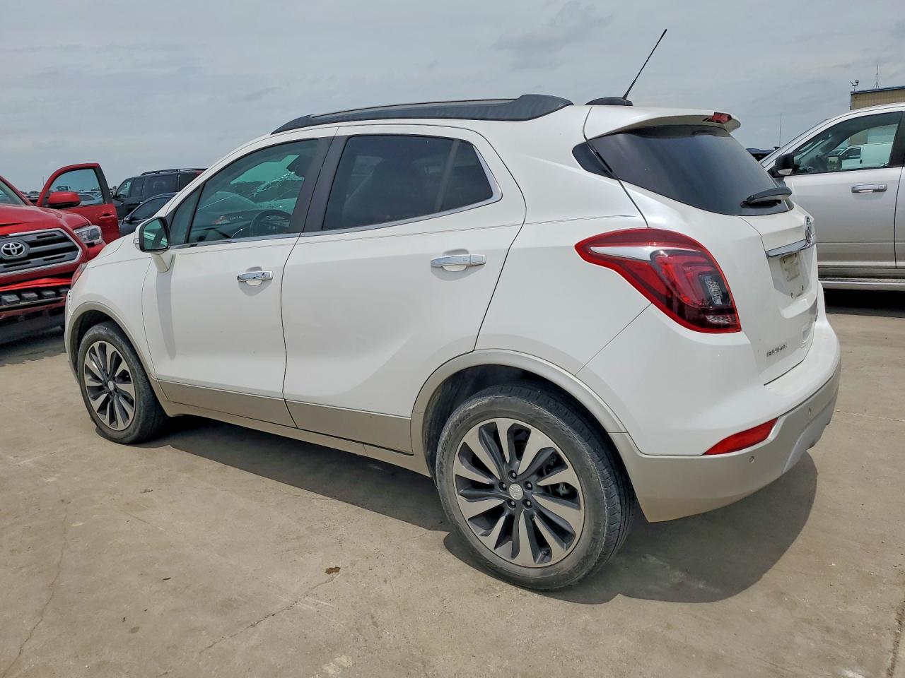 2017 BUICK ENCORE PREMIUM photo 4