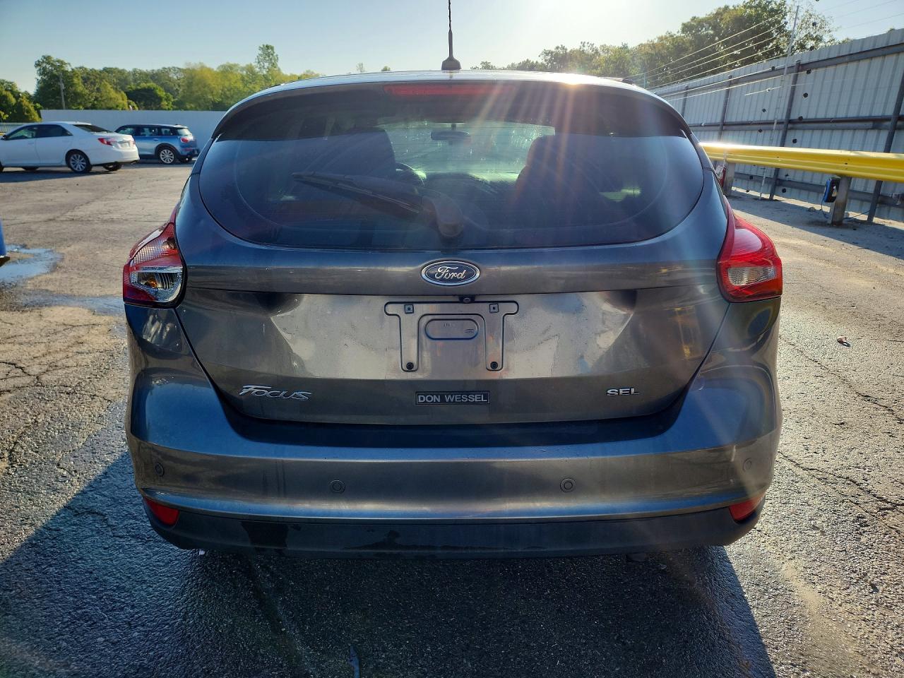 2017 FORD FOCUS SEL photo 6