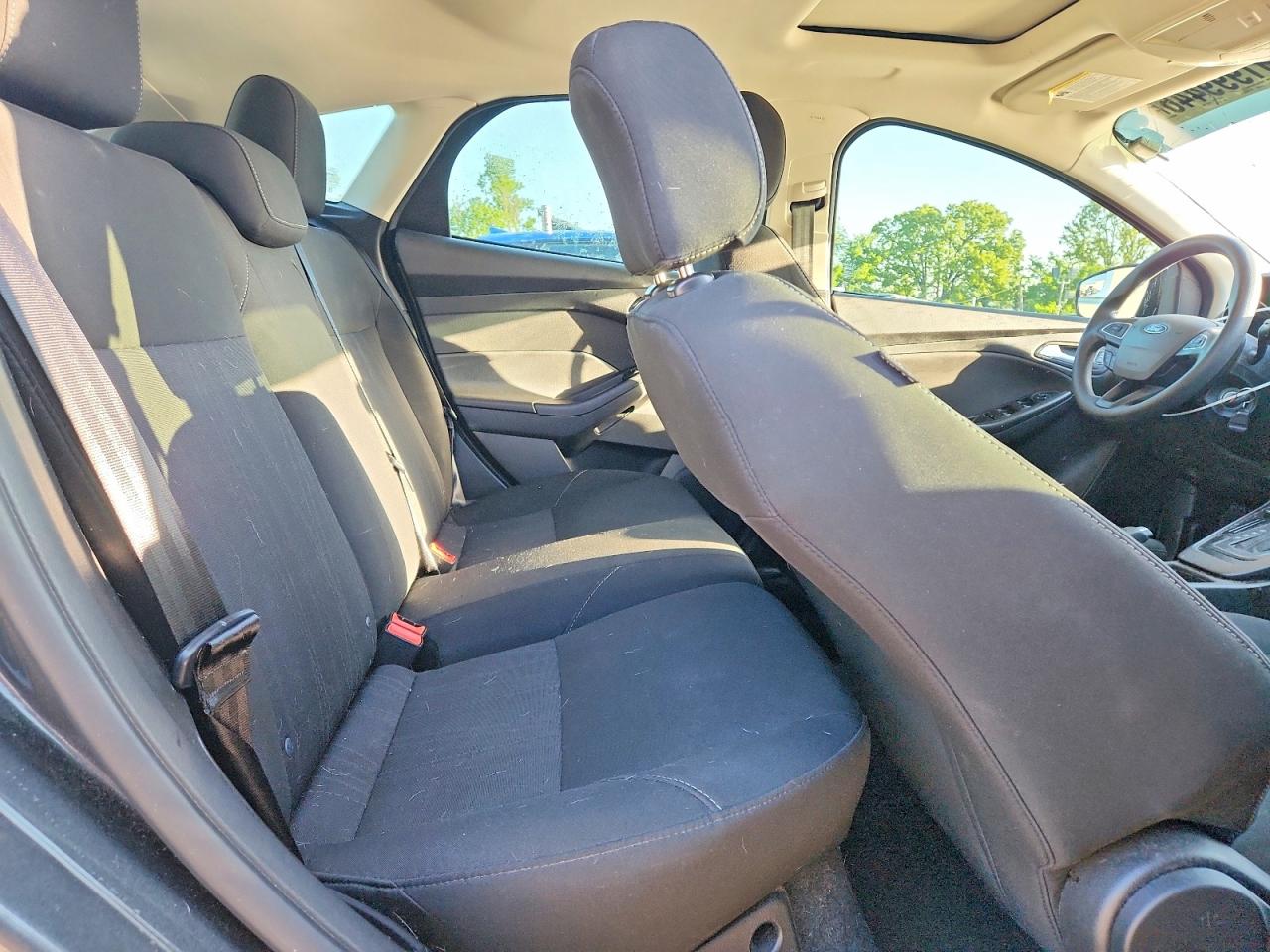 2017 FORD FOCUS SEL photo 10