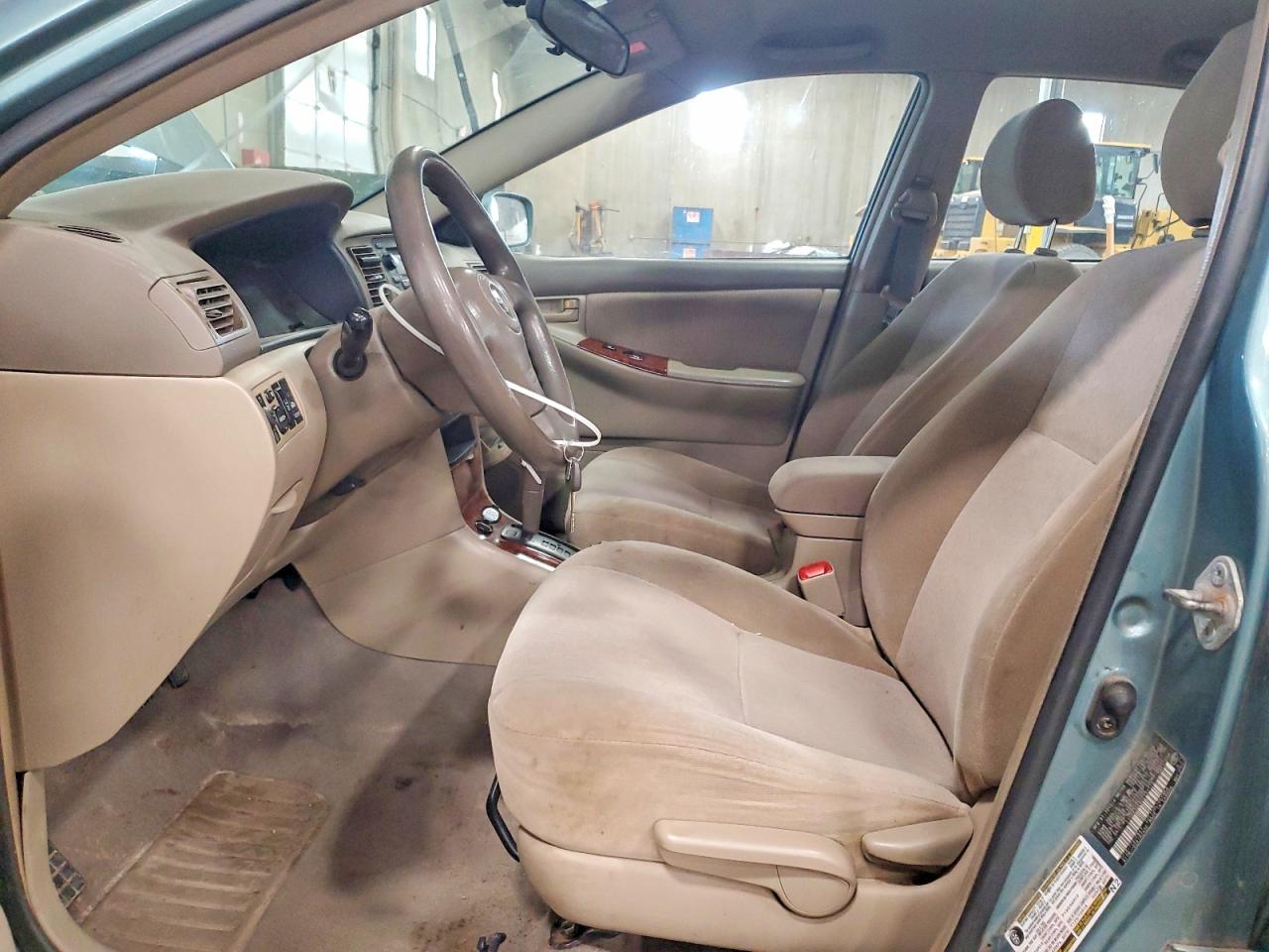2005 TOYOTA COROLLA LE photo 13