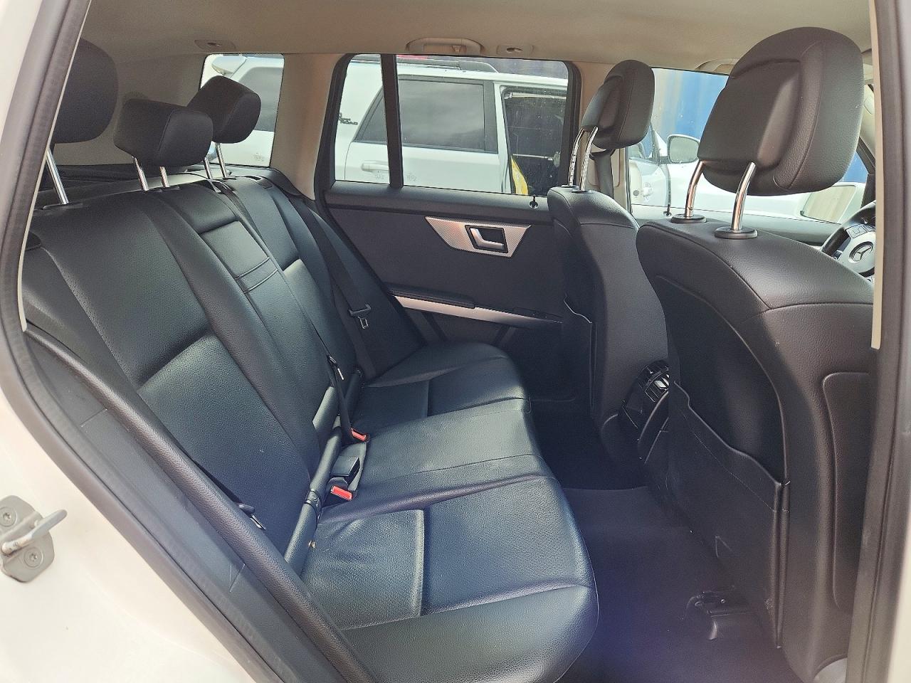 2015 MERCEDES-BENZ GLK 350 4MATIC photo 21