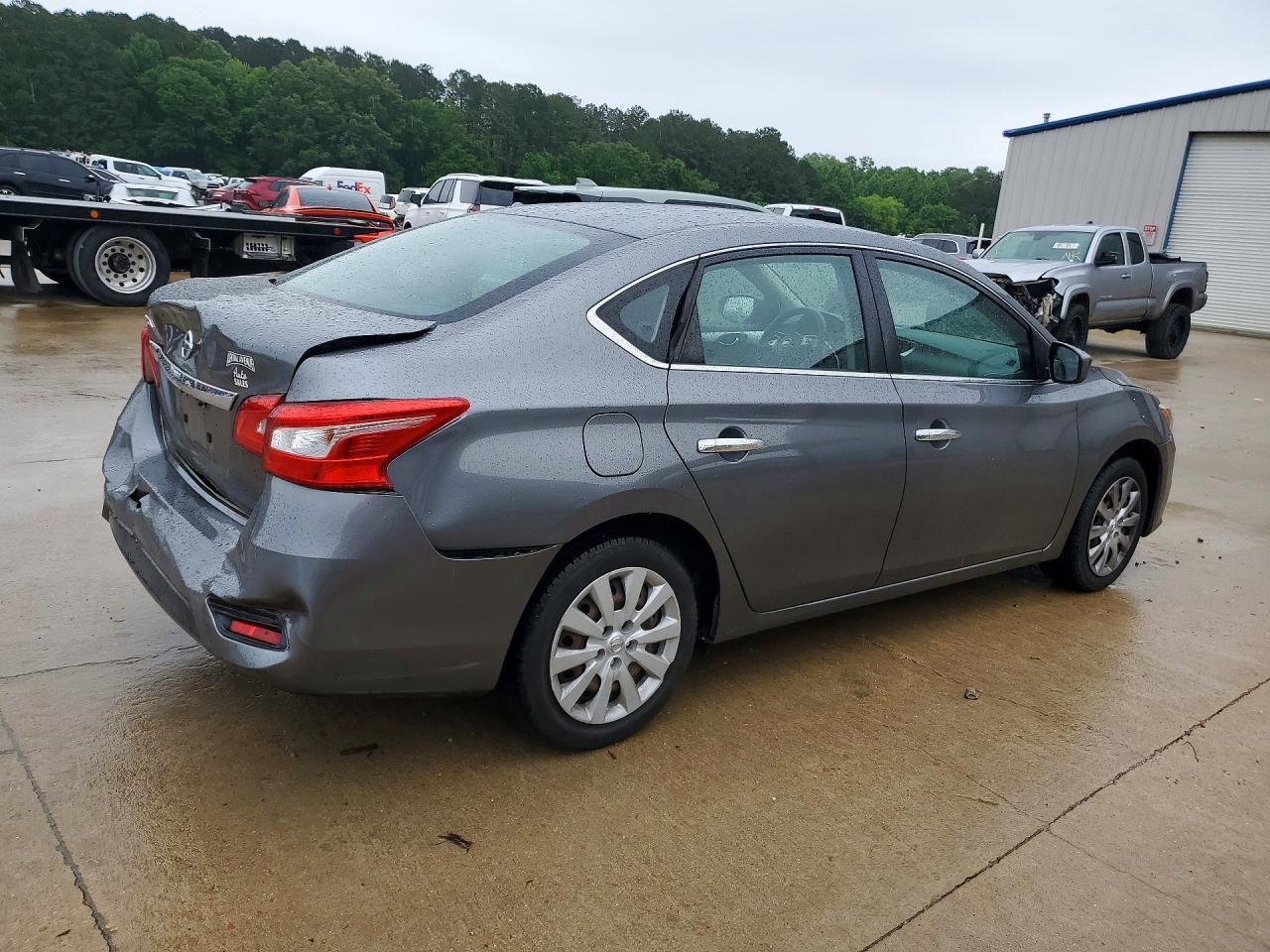 2018 NISSAN SENTRA S photo 5