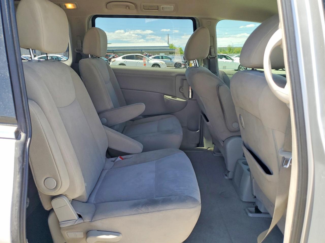 2015 NISSAN QUEST 3.5 SV photo 21