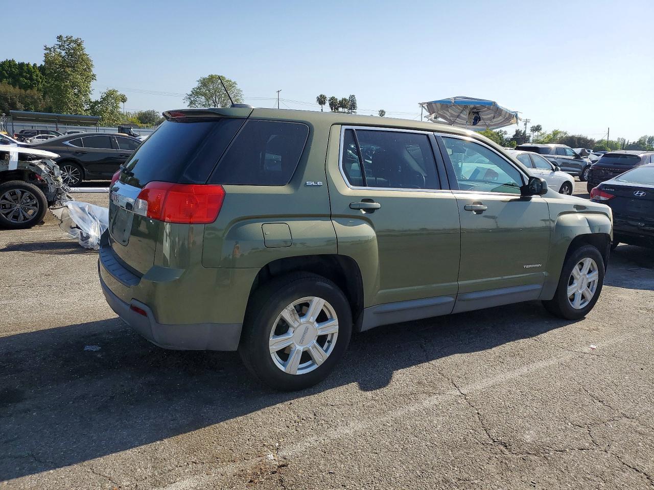 2015 GMC TERRAIN SLE photo 5