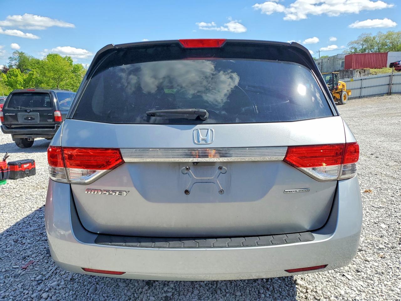 2016 HONDA ODYSSEY SE photo 16