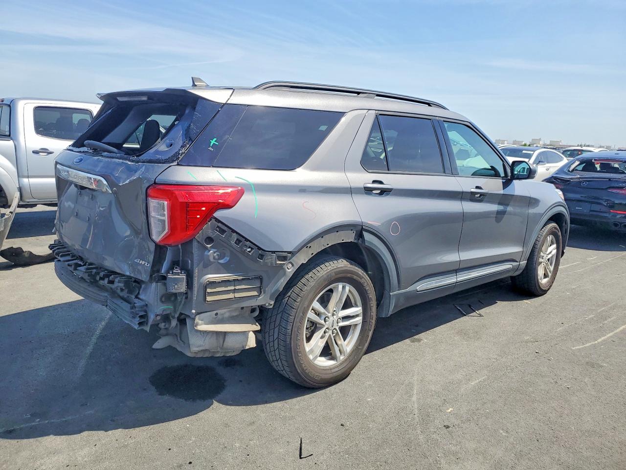 2021 FORD EXPLORER XLT photo 5