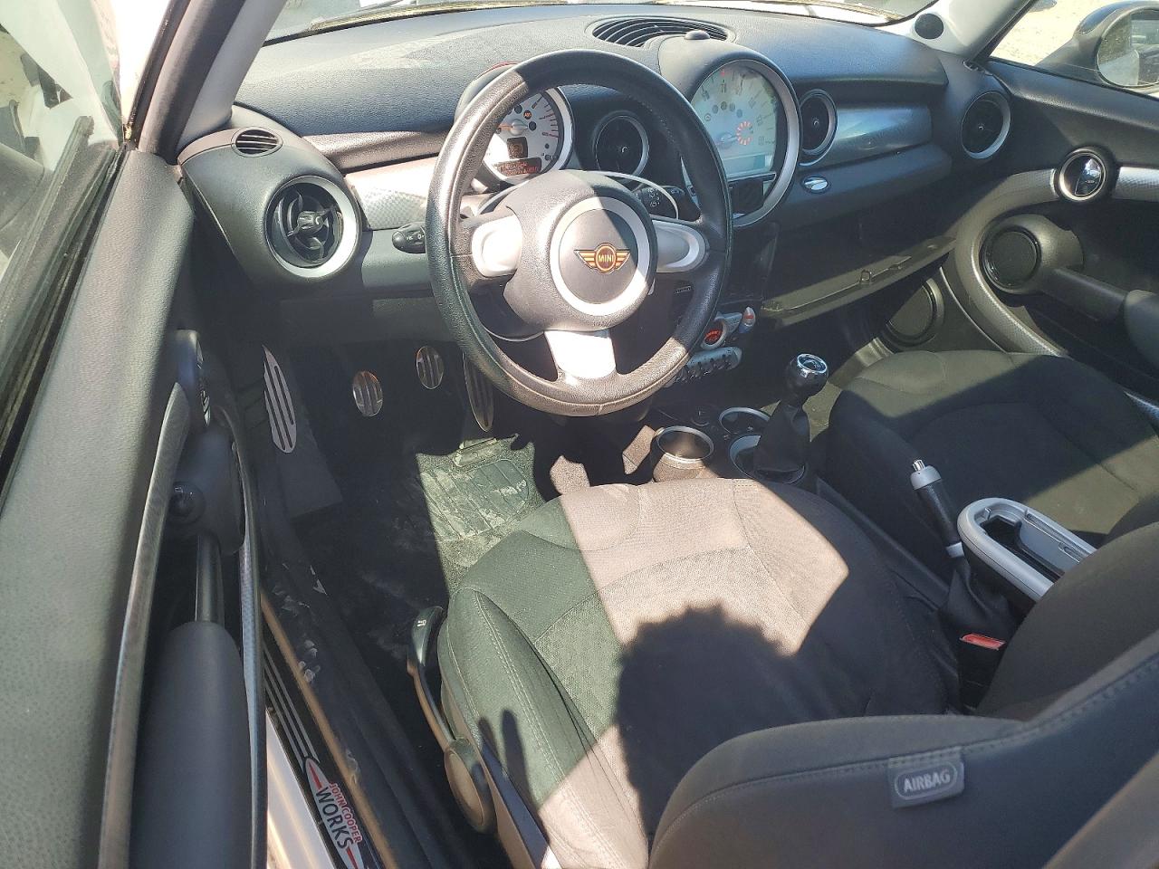2008 MINI COOPER S photo 22