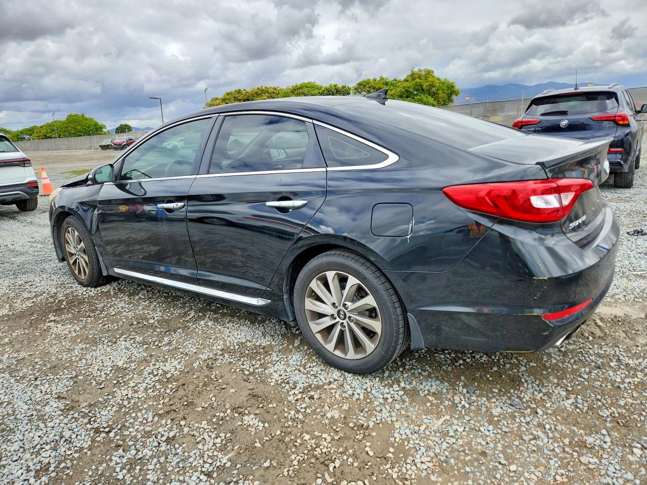 2015 HYUNDAI SONATA SPORT photo 4