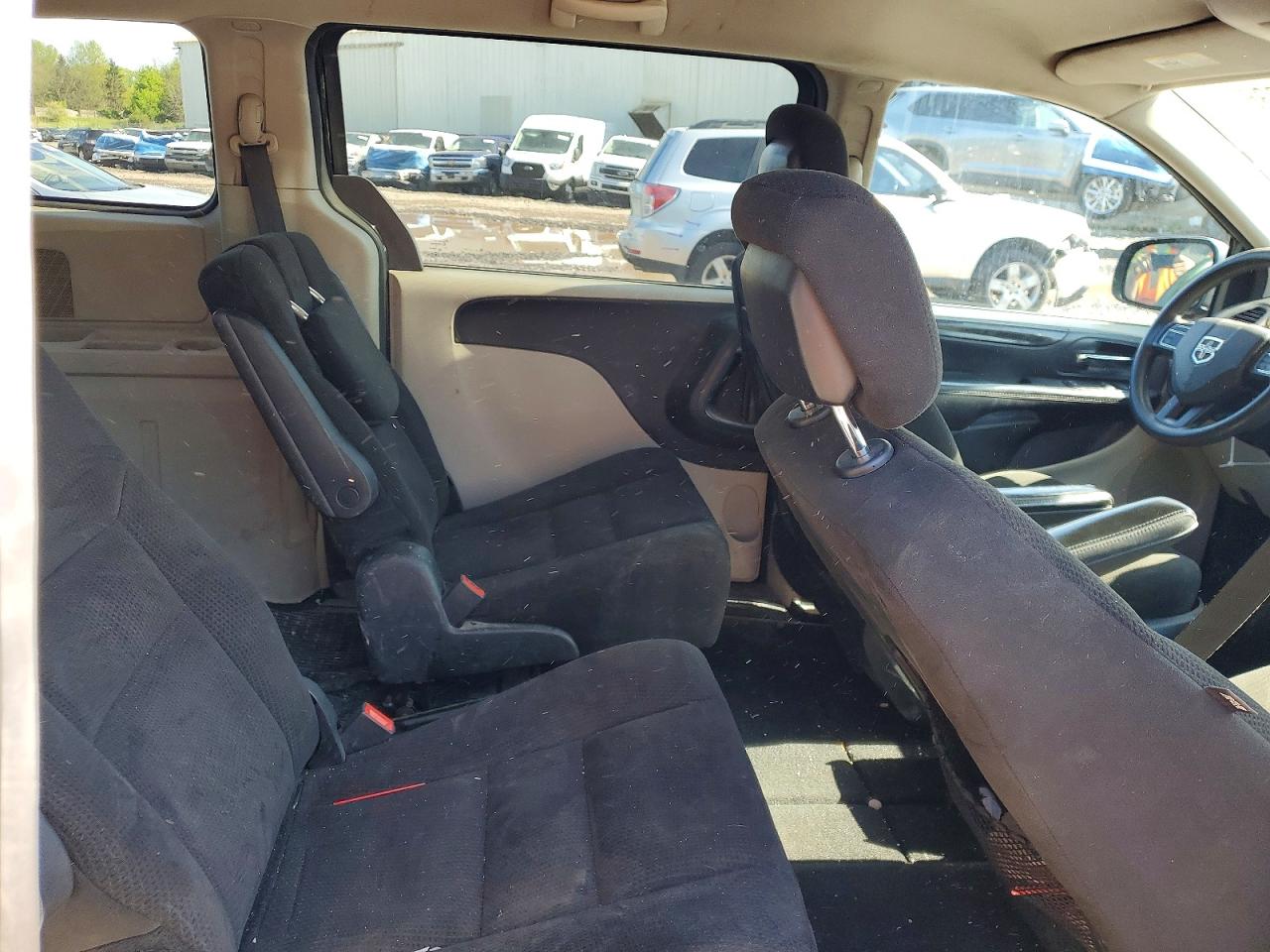 2015 DODGE GRAND CARAVAN SE photo 31