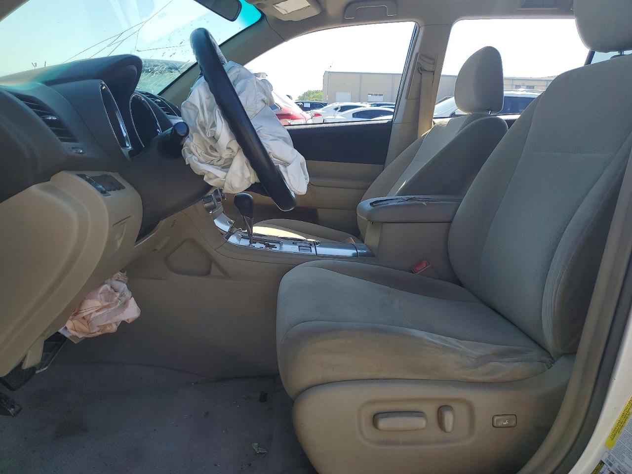 2010 TOYOTA HIGHLANDER BASE photo 19