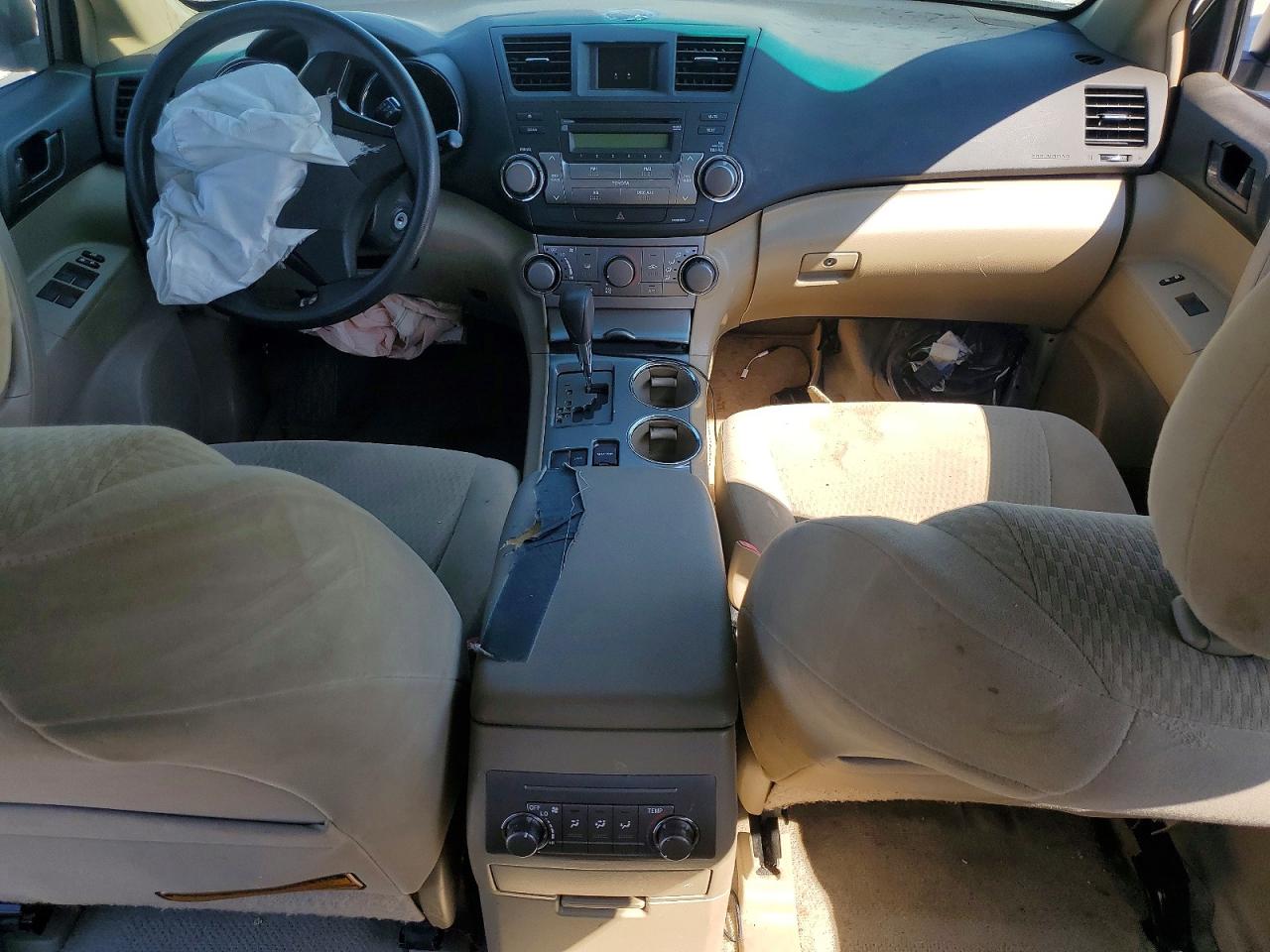 2010 TOYOTA HIGHLANDER BASE photo 22