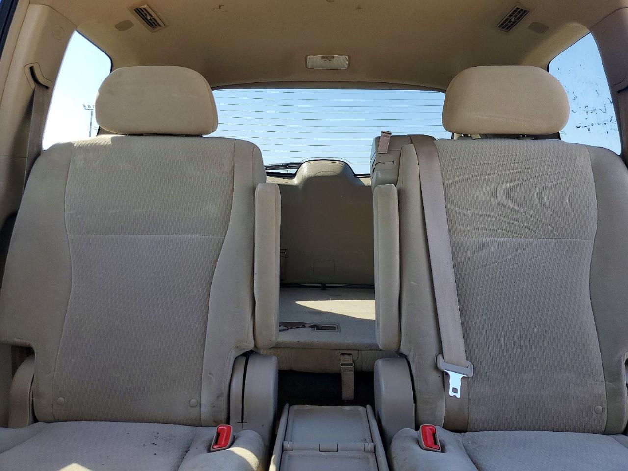 2010 TOYOTA HIGHLANDER BASE photo 28